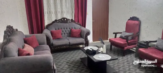  3 طقم كنب ضيوف(7) مقاعد قابل للتفاوض بشئ بسيط استعمال خفيف