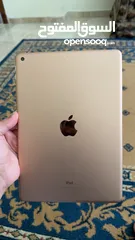  1 Ipad 8th 32gb لون ذهبي