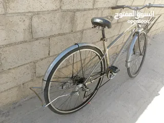  3 للبيع دراجه هوائيه شبه جديد لا تحتاج اي شي