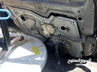  5 باب فورد فيوجن خلفي شمال مليان كل قطعو وقزازو عليه وعالفحص للبيع