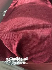  2 كنب ثنائيتين مع ثلاثيه وارد امريكا اسفنج دانلوب زان مع طقم طربيزات بحالة ممتازة للبيع بسعر مغري 300