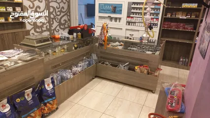  11 خشب ديكور لمحل اراجيل بحالة ممتازة للبيع