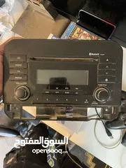  2 مسجل سيارة اصلي OEM ويبدو انه من نوع Nissan او Renault