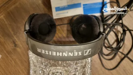  1 Sennheiser hd 650 headphone