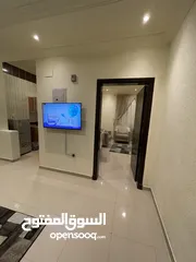  5 للايجار الشهري 3 غرف حي الروضه خلف مسجد محمد عبده