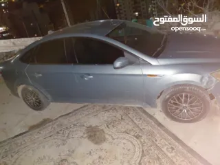  3 سياراه فورد مونديوو