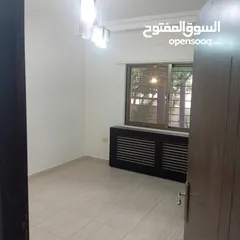  25 خلدا ـ شقه ارضيه فارغه للايجار ـ 200 متر داخلي  200 متر خارجي + حديقه مشجره - كراج خاص