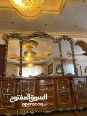  3 طقم كنب مع طاولة سفرة و 2 بوفيه