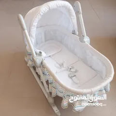  7 سرير صغير للاطفال الرضّع ووضعية هزاز