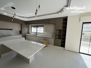  20 فيلا مميزة شبه قصر في اجمل مواقع عبدون بالقرب من السفارة الاميركية