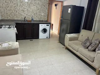  2 استوديو مفروش قرب الاكاديمية للاجار