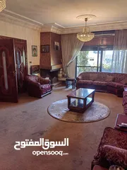  13 فيلا للبيع بمساحه حديقه كبيره و البيع بسعر الأرض