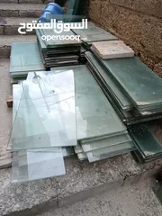  4 رفوف سكوريت وعلاقات كروم يصلح لمحلات أدوات منزليه او كوزمتكس .