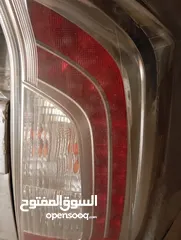  2 ضوء خلفي يمين تويوتا بريوس 2015