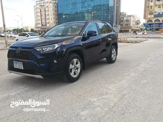  1 Toyota rav4 xle