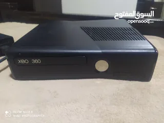  3 XBOX 360 مستعمل بحالة ممتازة   مواصفاته :- 2 ايد  اكثر من 160 لعبة