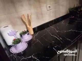  19 رول رخامي لاصق ضد الماء والحرارة للطلب ع الواتس  الصور المعروضة من زباين    يصلح على جدارن