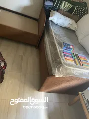  5 تخت مفرد غرفة نوم مفرد نظيف وشبه جديد