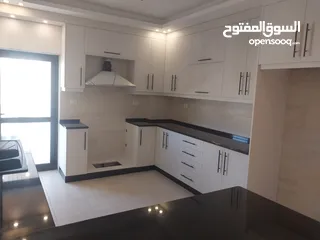  1 شقه جديده فخمه للايجار