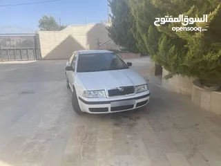  3 سكودا اوكتافيا توور 2008 فحص نظيف جدا ضواو جديده غمازات جديدة فرش جلد تنجيد غرفه تخلو من العيوب
