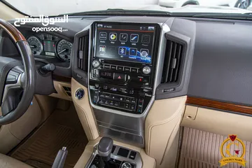  22 Toyota Land Cruiser 2017 Gx-r V8  السيارة بحالة الوكالة و قطعت مسافة 80,000 كم