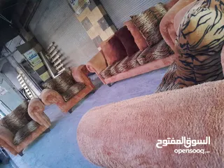  3 طقمين كنب و طقم كورنر  كل واحد سعر