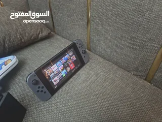  10 جهاز نينتدو سويتش حالة ممتازة جدا مع أغراضه ولعبة