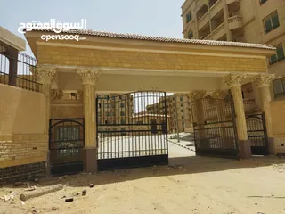  2 شقة للبيع كمبوند اللوتس امام دار مصر