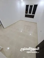  2 يوجد لدينا شقة للايجار في أبو حليفه قطع 2 عماره جديده تشطيب سوبر لوكس 