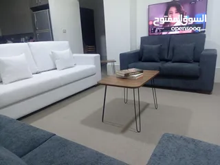  2 طقم امريكي بحالة الوكاله  تفصيل استعمال خفيف جدا للبيع بسعر مغري