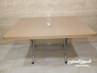  1 طاولة مطبخ مقاس 80*120 بسعر 15 دينار