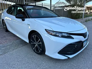  6 TOYOTA Camry Hybrid SE Lithium