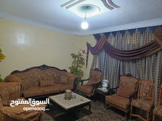  4 طقم كنب 7 مقاعد و 3 كراسي البيع