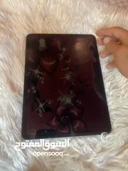  2 سلام عليكم موجود ايباد  Ipad pro 11 M1 2021 128GB اخو الجديد أنا اخضتو قبل شهر كانت بطاريتو 97 هسع م