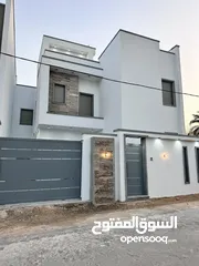  3 منزل للبيع دورين يبعد عن مسجد خلوة الفرجان اقل من 3كيلو