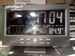  24 ساعة قياس درجة حرارة المكان و الرطوبه  الالكترونيه