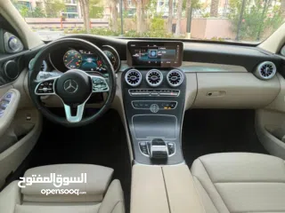  8 Mercedes C 300 full option Luxury edition