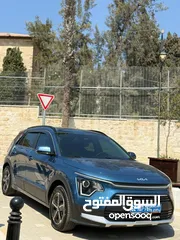  11 كيا نيرو 2022.بنزين وكهريا .الخليل او رام لله .فل عدا فتحه .بحاله ممتازه فحص نخب .مستورد
