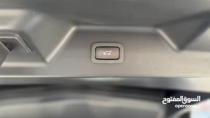  19 رينج روفر فوك  اوتوجرافي 2019  محرك 4400 ديزل كامل الاضافات  عداد 150000 كيلو