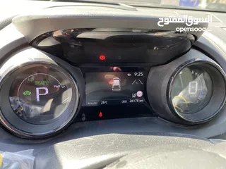  13 تويوتا يارس هايبرد مميزة Black Edition 2021 للبيع بسعر مغري