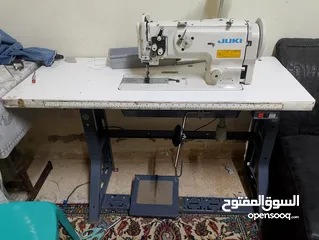  4 ماكينة خياطة JUKI للبيع بسعر مغري