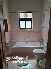 6 شقة فارغة - شارع مكة - 3نوم 1ماستر - 235م - قرب الخدمات العامة - موقع هادئ ومميز