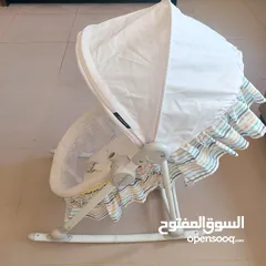  10 سرير صغير للاطفال الرضّع ووضعية هزاز