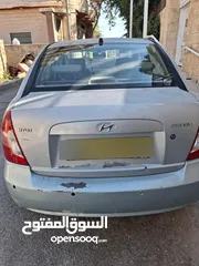  2 سياره هونداي  نمره صفرا اكسنت بحاله ممتازه  فيها ترخيص بسعر 4000 شيكل