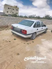  3 اوبل فيكترا موديل 1994 محرك 1800 اتوماتيك  خالي قص قلبان  ترخيص منتهي من شهر 4 مطلوب 1500 قابل للتفا
