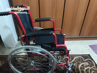  4 كرسي متحرك للاطفال.