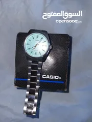  1 montre casio oroginal neuf