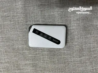  5 راوترات +مقوى اشارة بحالة ممتازة للبيع - Orange وZain