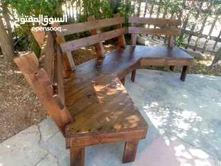 23 كراسي وجلسات خشب