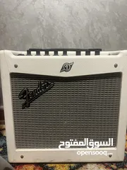  1 Fender mustang LT25 (v.2) limited edition.